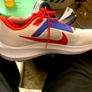 Nike Kids Sneakers - Cream, Red, and Blue